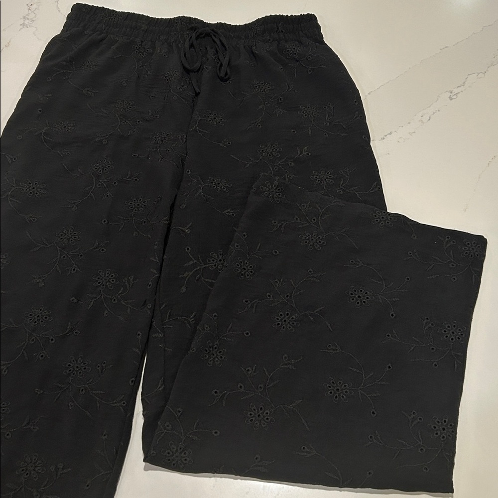 Haver & Blair Black Floral Embroidered Eyelet Wide leg Pants Size Medium